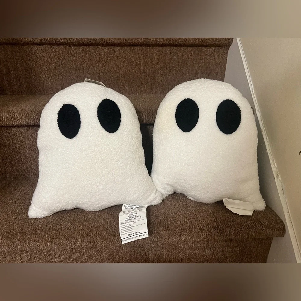 Halloween ghost pillow set of 2 EUC